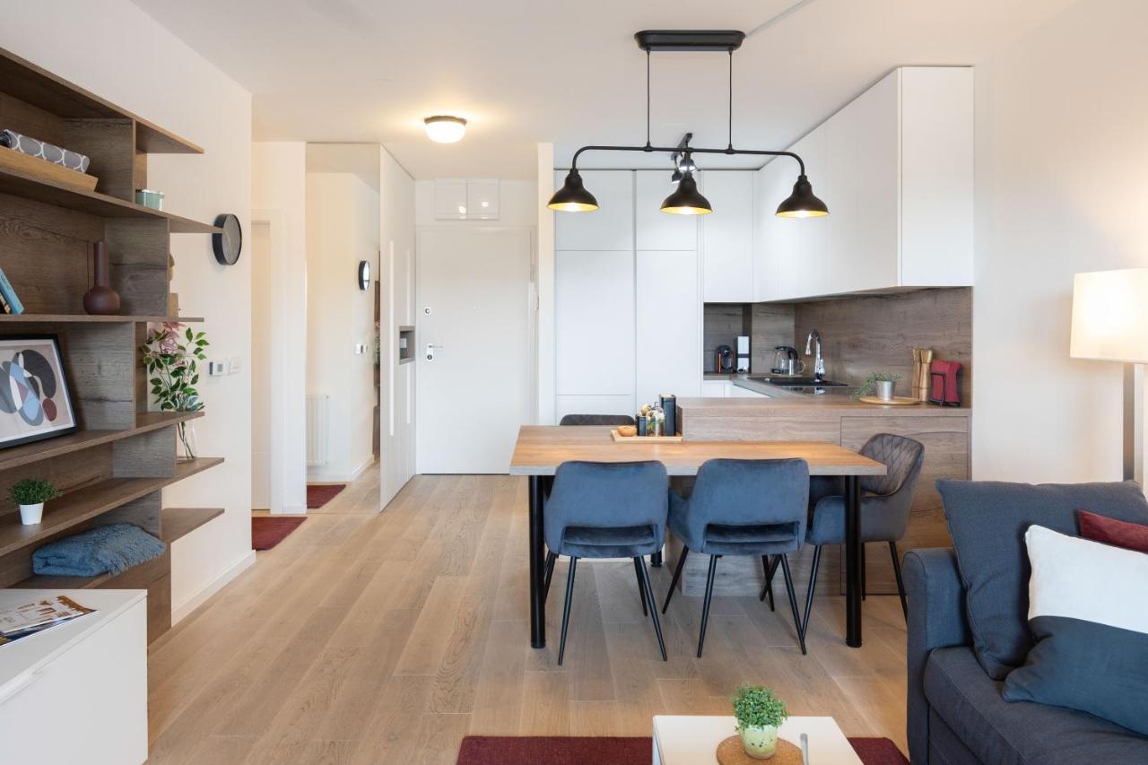 Stylish 2Bdr Apartment- Free Garage ซาเกร็บ ภายนอก รูปภาพ