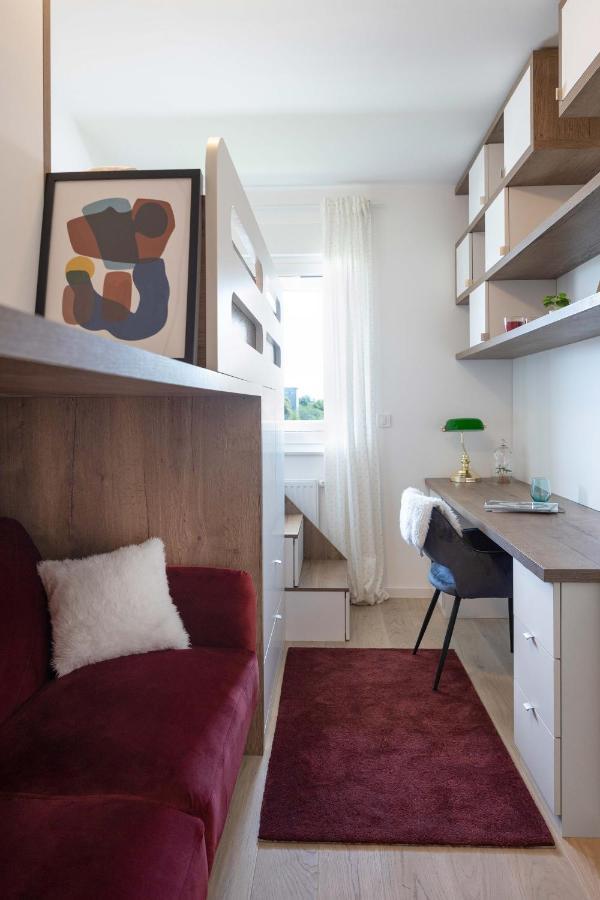 Stylish 2Bdr Apartment- Free Garage ซาเกร็บ ภายนอก รูปภาพ