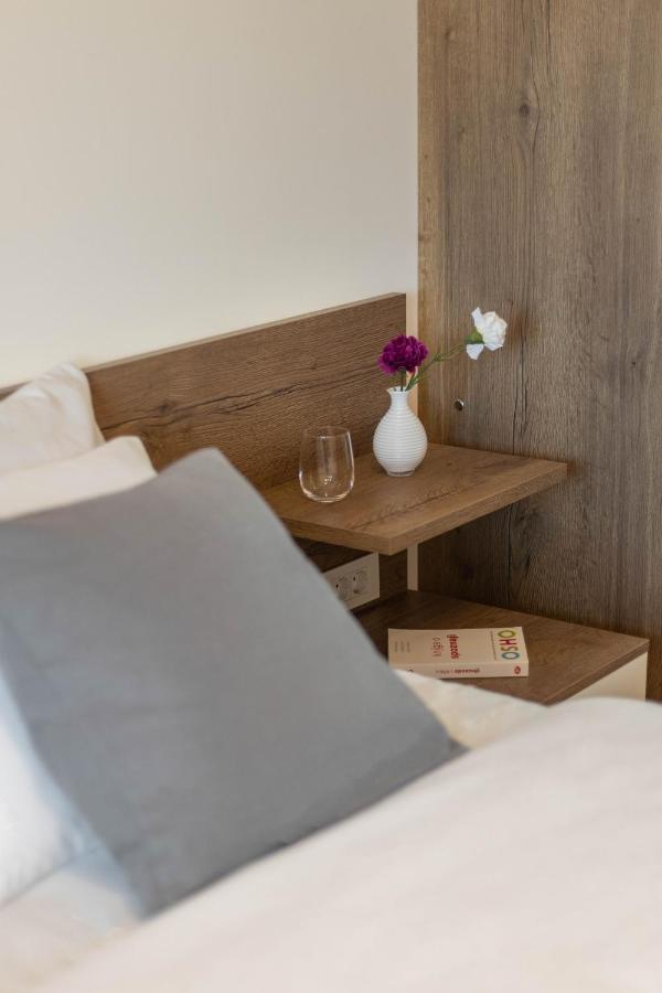 Stylish 2Bdr Apartment- Free Garage ซาเกร็บ ภายนอก รูปภาพ