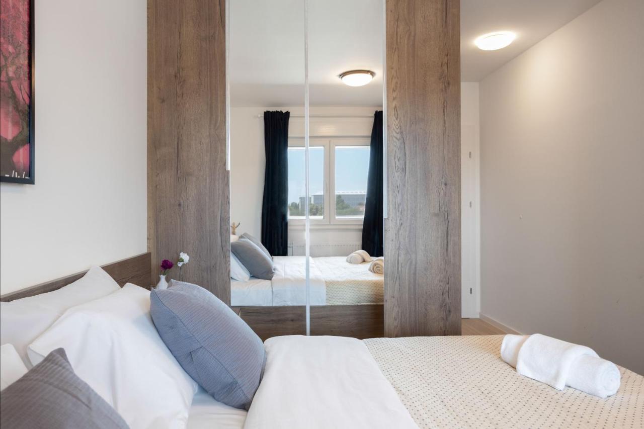 Stylish 2Bdr Apartment- Free Garage ซาเกร็บ ภายนอก รูปภาพ